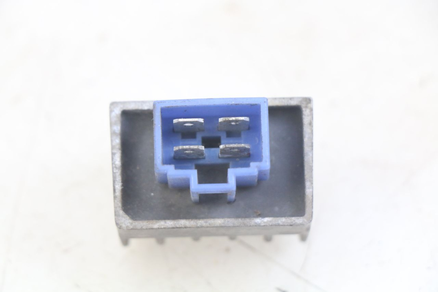 photo de REGULADOR DE CARGA PEUGEOT XP6 50 (2006 - 2011) - Zoom estado de uso