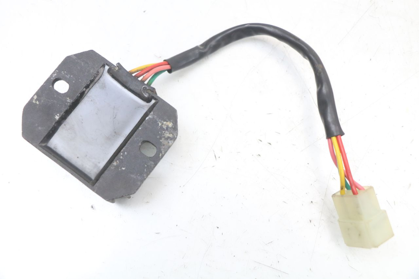 photo de REGULADOR SYM XS 125 (2007 - 2016) - Otra perspectiva