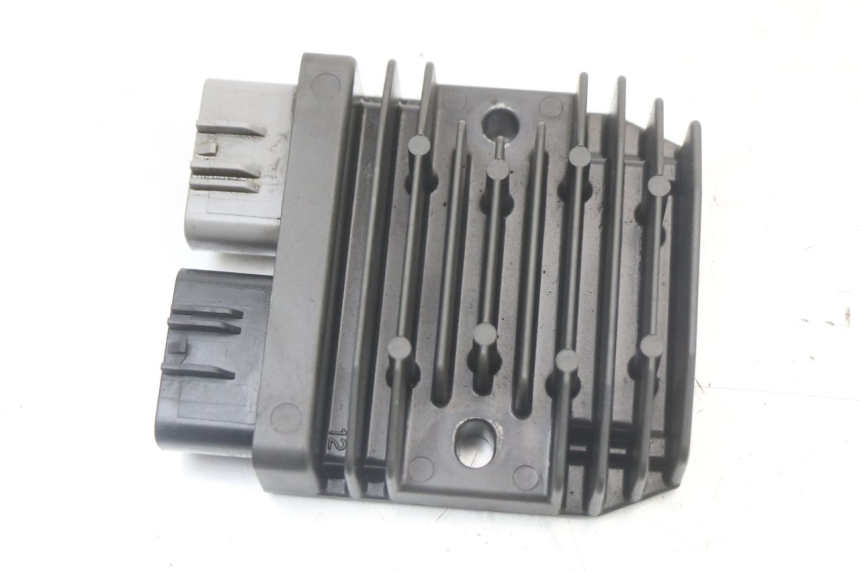 photo de REGULADOR YAMAHA FZ1 FAZER 1000 (2007 - 2009) - Detalle de la pieza