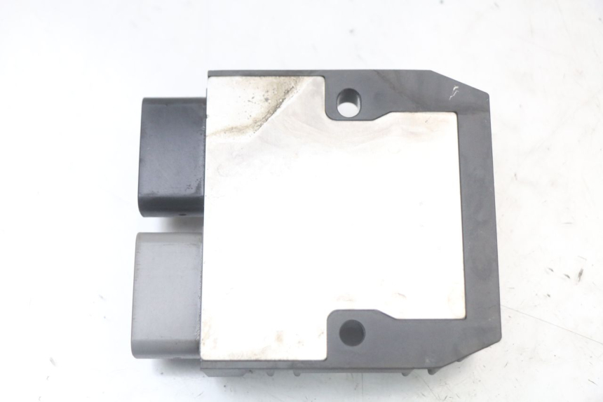 photo de REGULADOR YAMAHA FZ1 FAZER 1000 (2007 - 2009) - Otra perspectiva