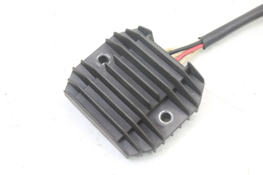 photo de REGULADOR DE CARGA YAMAHA FZS FAZER 600 (2001 - 2003) - Detalle de la pieza