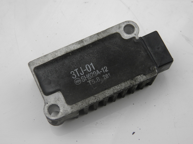 photo de REGULADOR YAMAHA TDR 125 (1997 - 1996) - Detalle de la pieza