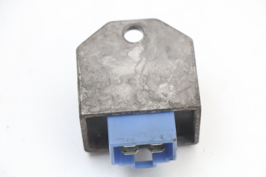 photo de REGULADOR YAMAHA YN NEO'S 50 (1997 - 2004) - Primer plano técnico