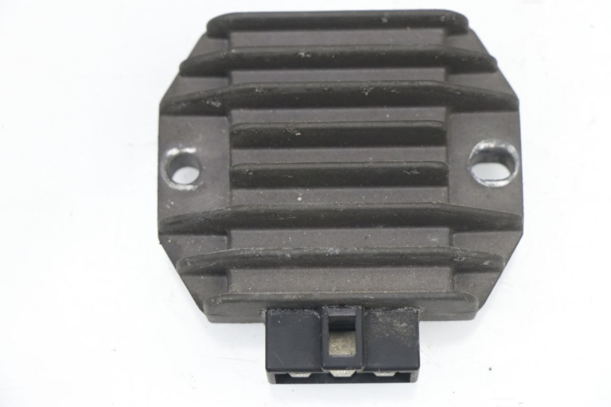 photo de REGULADOR DE CARGA YAMAHA YP MAJESTY 125 (2002 - 2006) - Vista principal