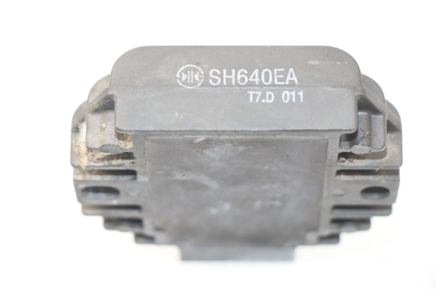 photo de REGULADOR DE CARGA YAMAHA YP MAJESTY 125 (2007 - 2010) - Zoom estado de uso
