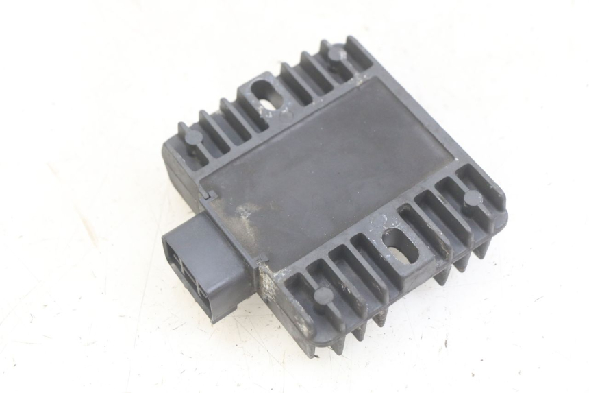 photo de REGULADOR DE CARGA YAMAHA YP MAJESTY 400 (2004 - 2008) - Detalle de la pieza