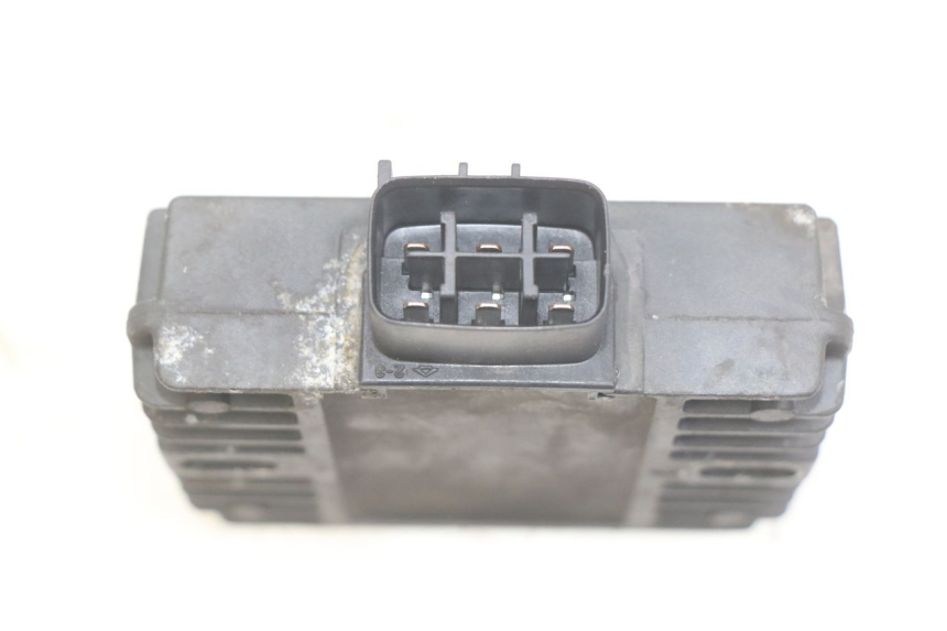 photo de REGULADOR DE CARGA YAMAHA YP MAJESTY 400 (2004 - 2008) - Primer plano técnico