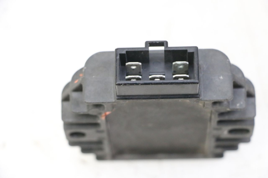 photo de REGULADOR DE CARGA YAMAHA YP MAJESTY 125 (2002 - 2006) - Detalle de la pieza