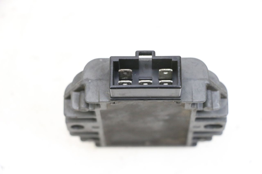 photo de REGULADOR DE CARGA YAMAHA YP MAJESTY 125 (2002 - 2006) - Zoom estado de uso