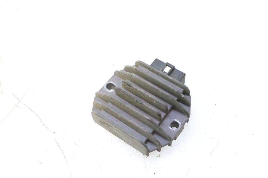 photo de REGULADOR DE CARGA YAMAHA YP MAJESTY 125 (1998 - 2001) - Detalle de la pieza