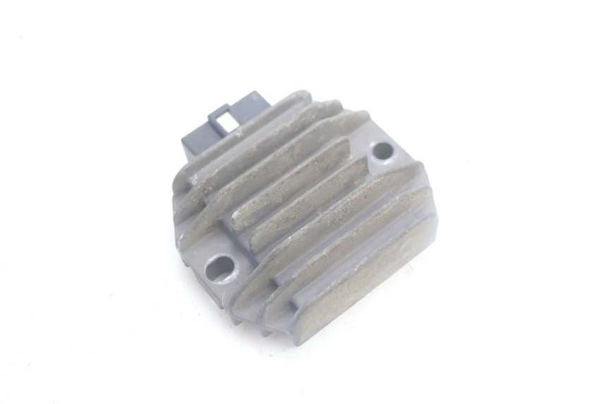 photo de REGULADOR DE CARGA YAMAHA YP MAJESTY 125 (2002 - 2006) - Detalle de la pieza