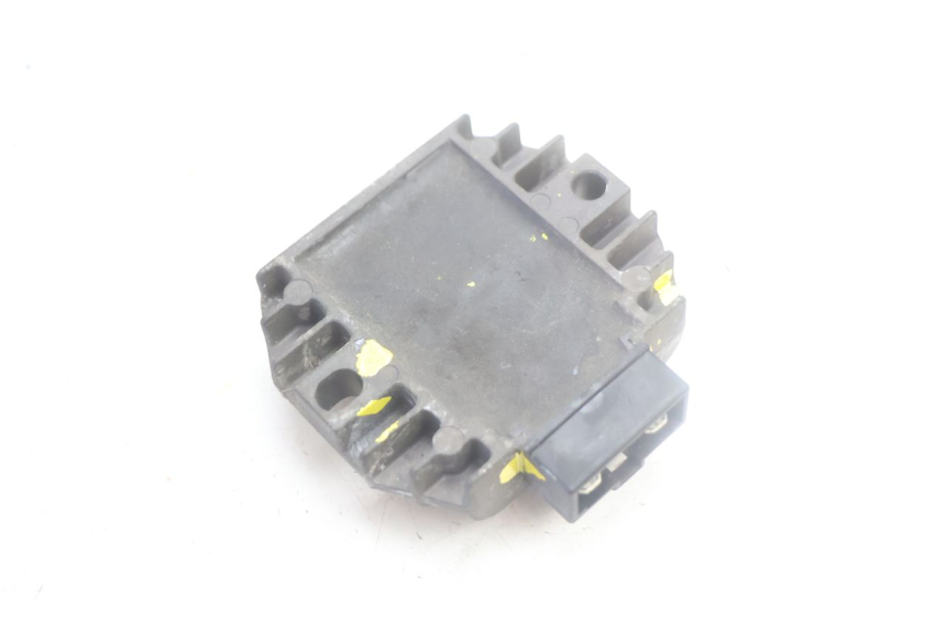 photo de REGULADOR DE CARGA YAMAHA YP MAJESTY 125 (2002 - 2006) - Zoom estado de uso