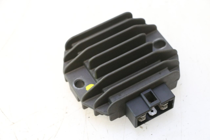 photo de REGULADOR DE CARGA YAMAHA YP MAJESTY 125 (1998 - 2001) - Vista principal
