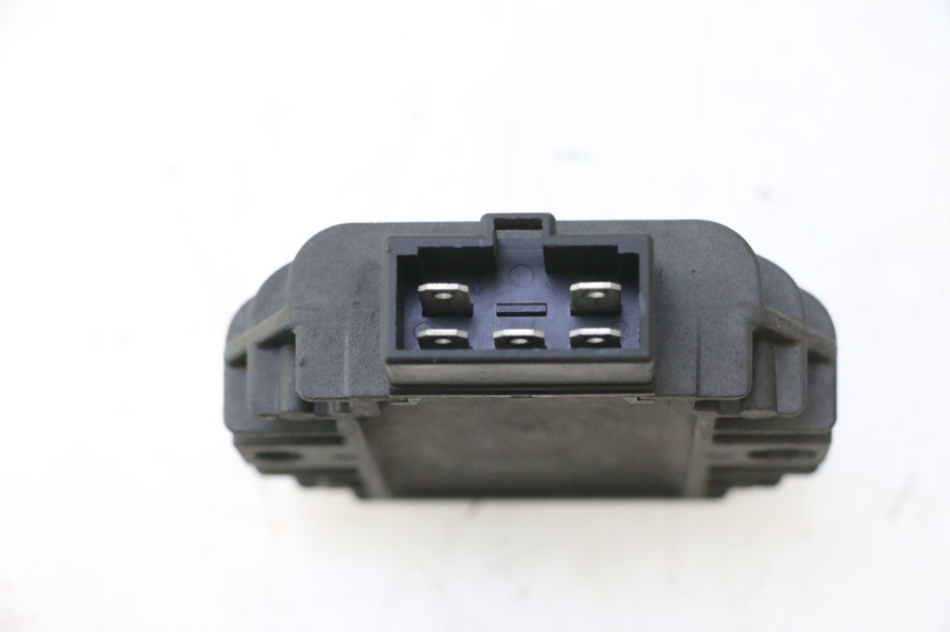 photo de REGULADOR DE CARGA YAMAHA YP MAJESTY 125 (1998 - 2001) - Detalle de la pieza