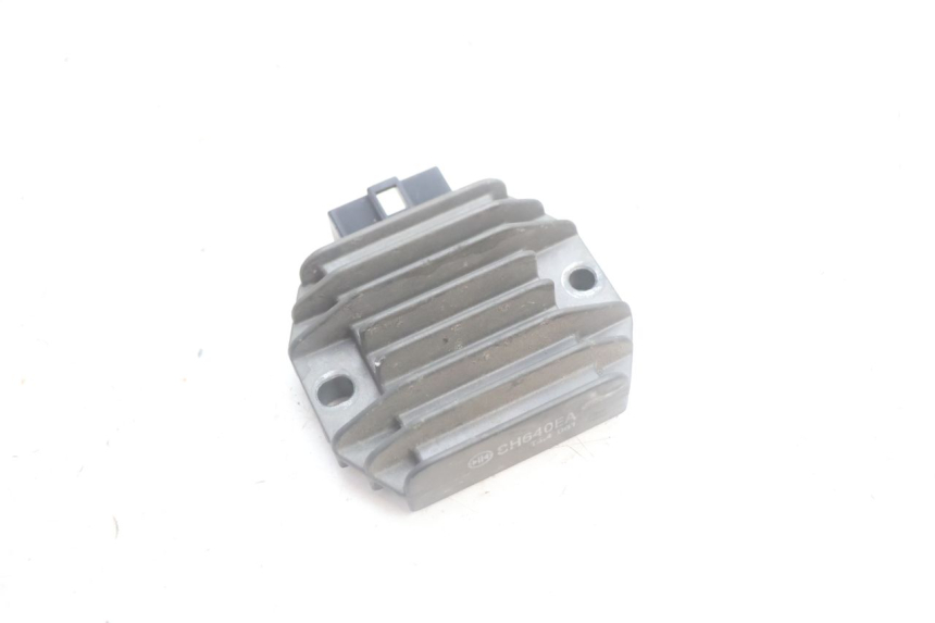 photo de REGULADOR DE CARGA YAMAHA YP MAJESTY 125 (2002 - 2006) - Detalle de la pieza