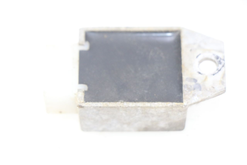 photo de REGULADOR DE CARGA YIYING YY50QT-10 50 (2007 - 2022) - Zoom estado de uso