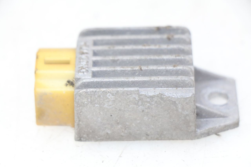 photo de REGULADOR DE CARGA YIYING YY50QT-10 50 (2007 - 2022) - Vista principal