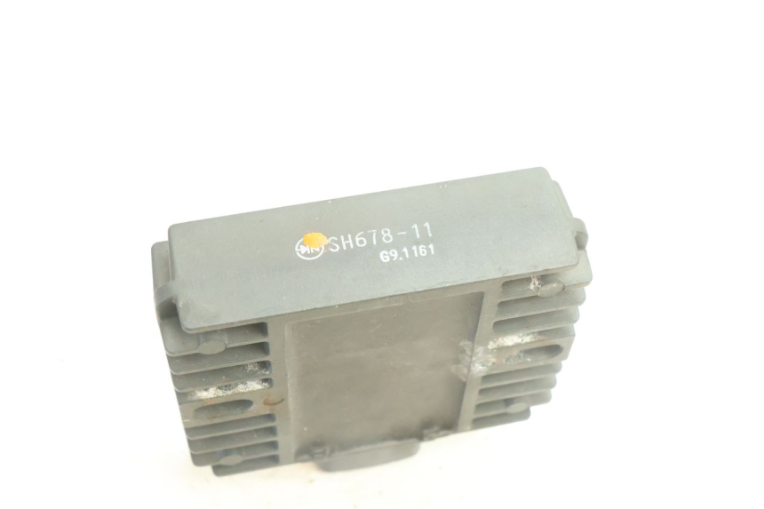 photo de REGULADOR YAMAHA YZF R6 600 (2008 - 2009) - Primer plano técnico
