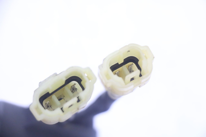 photo de REGULADOR YAMAHA YZF YZ-F 450 (2014 - 2016) - Primer plano técnico