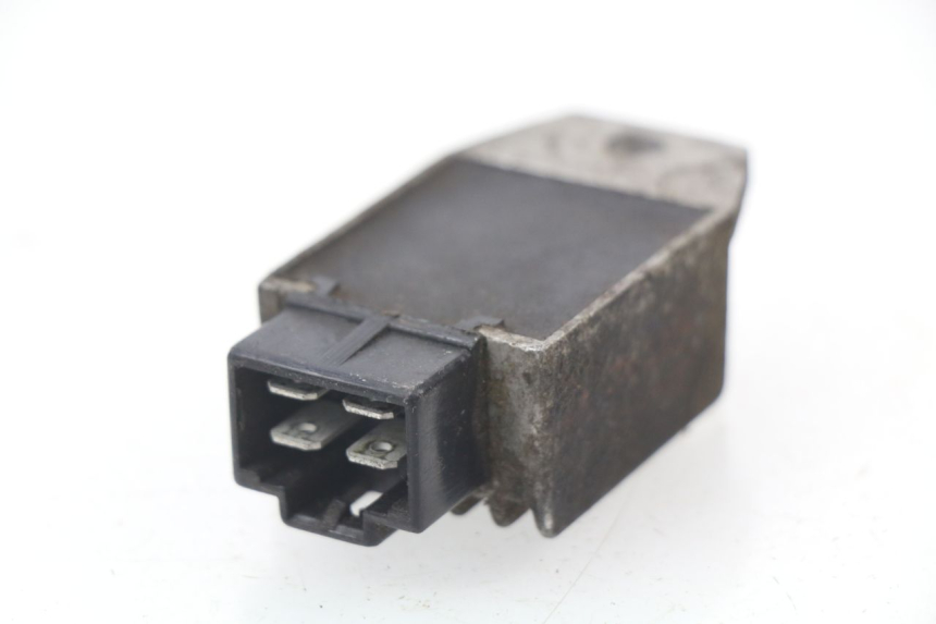 photo de REGULADOR DE CARGA PEUGEOT ZENITH 50 (1994 - 1999) - Zoom estado de uso