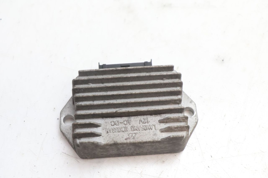 photo de REGULADOR DE CARGA PIAGGIO ZIP 2T 50 (2009 - 2019) - Detalle de la pieza
