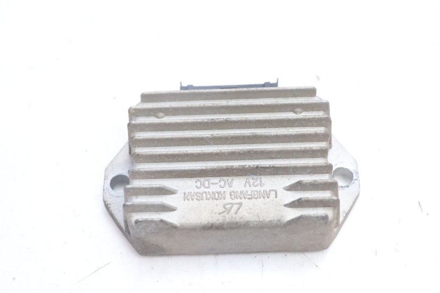 photo de REGULADOR DE CARGA PIAGGIO ZIP 2T 50 (2009 - 2019) - Detalle de la pieza