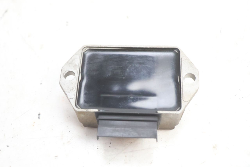 photo de REGULADOR DE CARGA PIAGGIO ZIP 2T 50 (2009 - 2019) - Zoom estado de uso