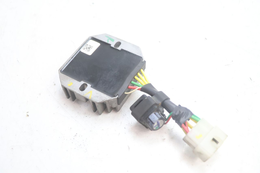 photo de REGULADOR PIAGGIO ZIP IGET 4T 50 (2021 - 2023) - Otra perspectiva