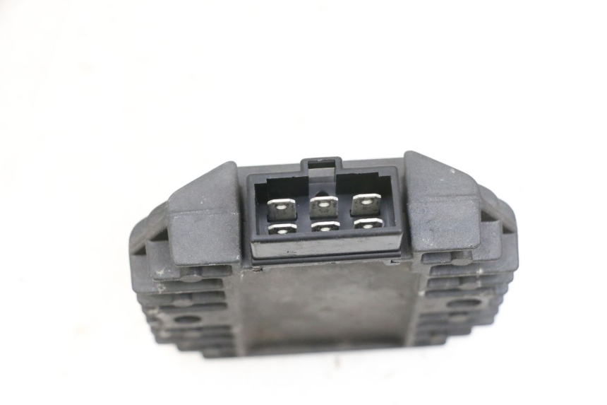 photo de REGULADOR KAWASAKI ZR 7 750 (1999 - 2004) - Detalle de la pieza