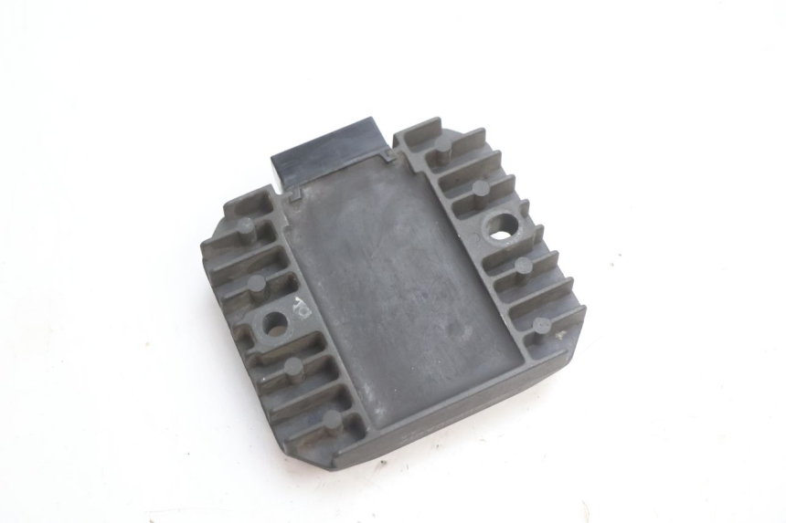 photo de REGULADOR DE CARGA KAWASAKI ZX-6R ZX6R 600 (1995 - 1997) - Zoom estado de uso