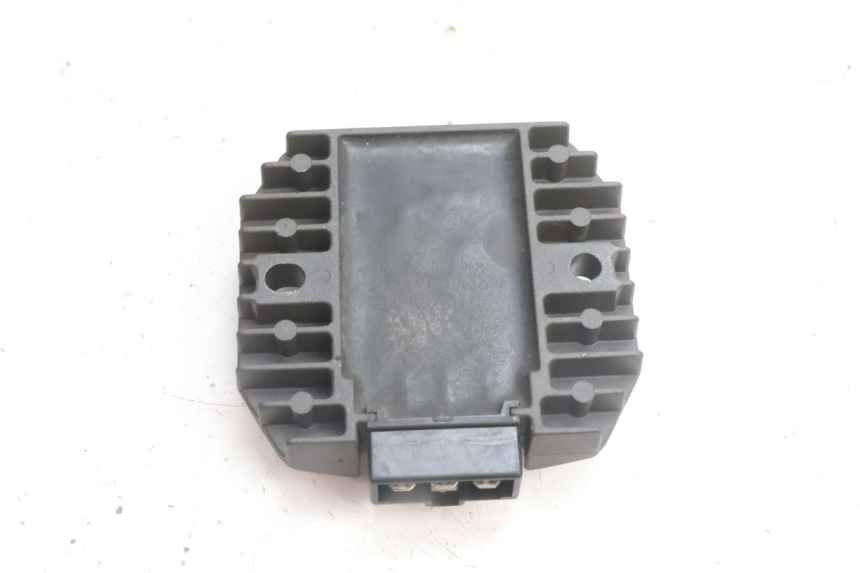 photo de REGULADOR DE CARGA KAWASAKI ZZR 600 (1995 - 2004) - Zoom estado de uso