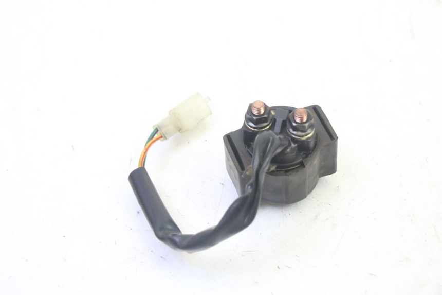 photo de RELE ARRANQUE QUADRO 4 4D 350 (2015 - 2018) - Otra perspectiva