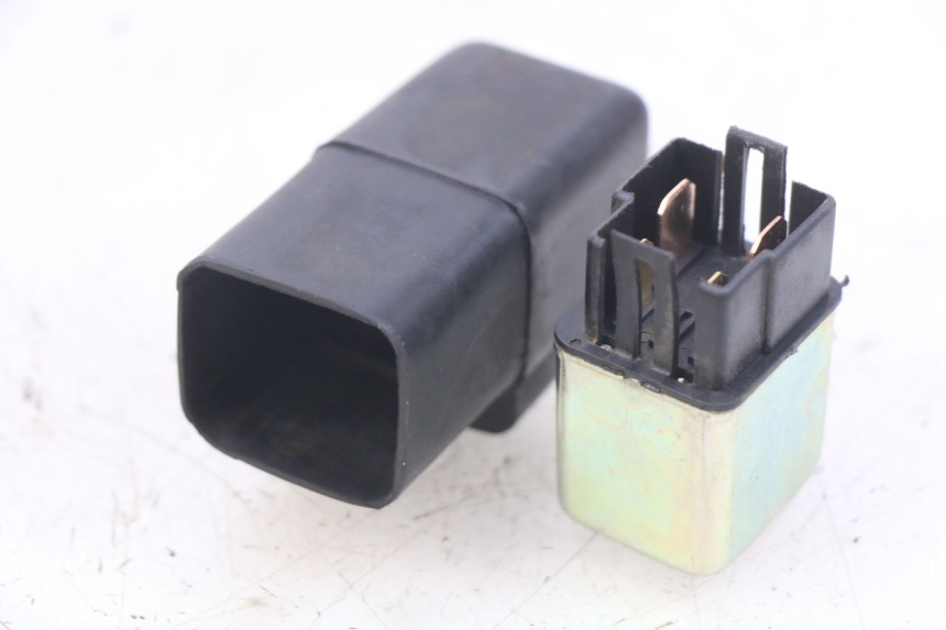 photo de RELE ARRANQUE KYMCO AGILITY 16+ 4T 50 (2018 - 2023) - Otra perspectiva