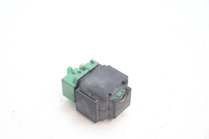photo de RELE ARRANQUE HONDA CB F HORNET 600 (2005 - 2006) - Primer plano técnico