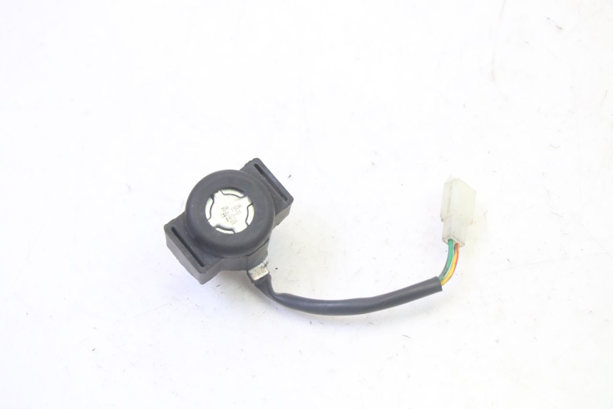 photo de RELé DE ARRANQUE SYM CROX 4T 50 (2016 - 2023) - Zoom estado de uso