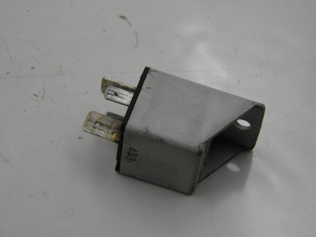 photo de RELE ARRANQUE DERBI GP MAX 250 (2006 - 2008) - Detalle de la pieza