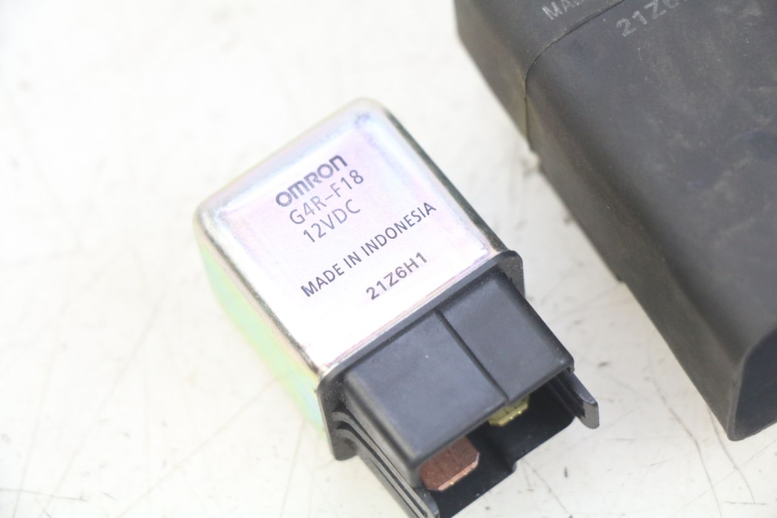 photo de RELE ARRANQUE YAMAHA D'ELIGHT DELIGHT 125 (2017 - 2020) - Primer plano técnico