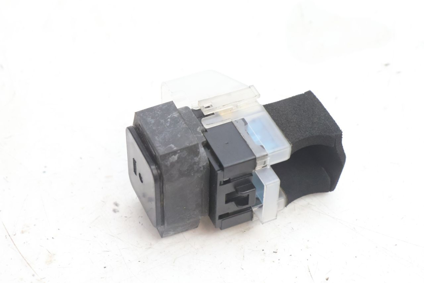 photo de RELE ARRANQUE YAMAHA FZ8 800 (2010 - 2016) - Primer plano técnico