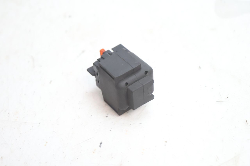photo de RELE ARRANQUE GILERA GP 800 (2007 - 2013) - Primer plano técnico