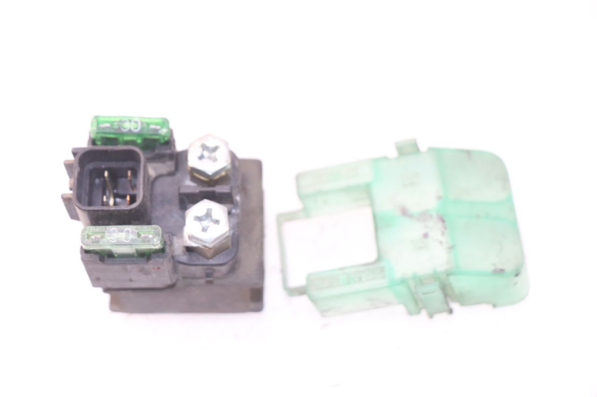 photo de RELE ARRANQUE SUZUKI GSX-F GSXF 600 (1998 - 2004) - Primer plano técnico