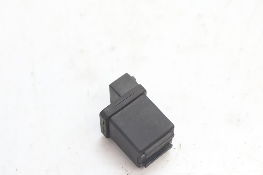 photo de RELÉ DE ARRANQUE PEUGEOT KISBEE 4T 50 (2010 - 2017) - Zoom estado de uso
