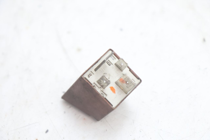 photo de RELE ARRANQUE PIAGGIO MP3 125 (2006 - 2014) - Primer plano técnico