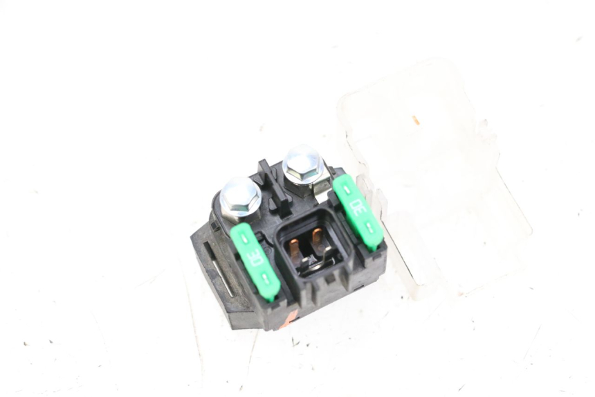 photo de RELE ARRANQUE YAMAHA MT-07 MT07 ABS 700 (2018 - 2020) - Primer plano técnico