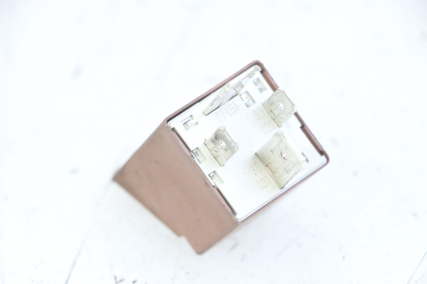 photo de RELE ARRANQUE PIAGGIO VESPA LX 150 (2005 - 2013) - Zoom estado de uso