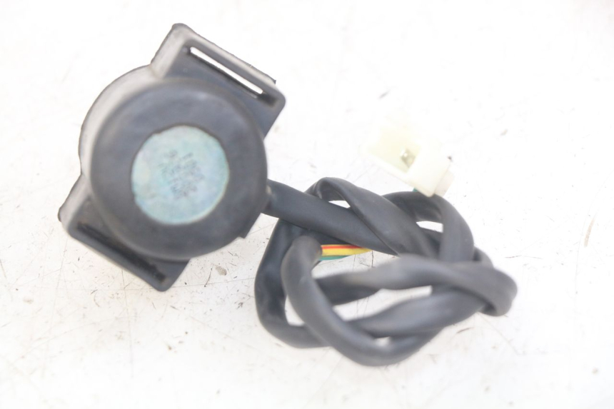 photo de RELé DE ARRANQUE JM MOTORS SANTANA 50 (2014 - 2023) - Zoom estado de uso