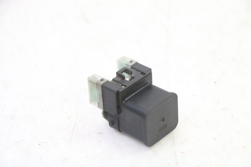 photo de RELE ARRANQUE KTM SUPERENDURO R 950 (2005 - 2009) - Primer plano técnico