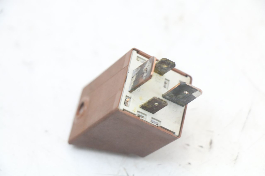 photo de RELE ARRANQUE PIAGGIO TYPHOON 50 (2000 - 2009) - Otra perspectiva