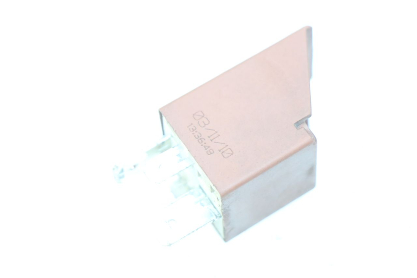 photo de RELÉ DE ARRANQUE PIAGGIO VESPA LX 2T 50 (2005 - 2013) - Detalle de la pieza