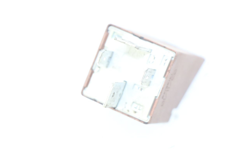 photo de RELÉ DE ARRANQUE PIAGGIO VESPA LX 2T 50 (2005 - 2013) - Zoom estado de uso