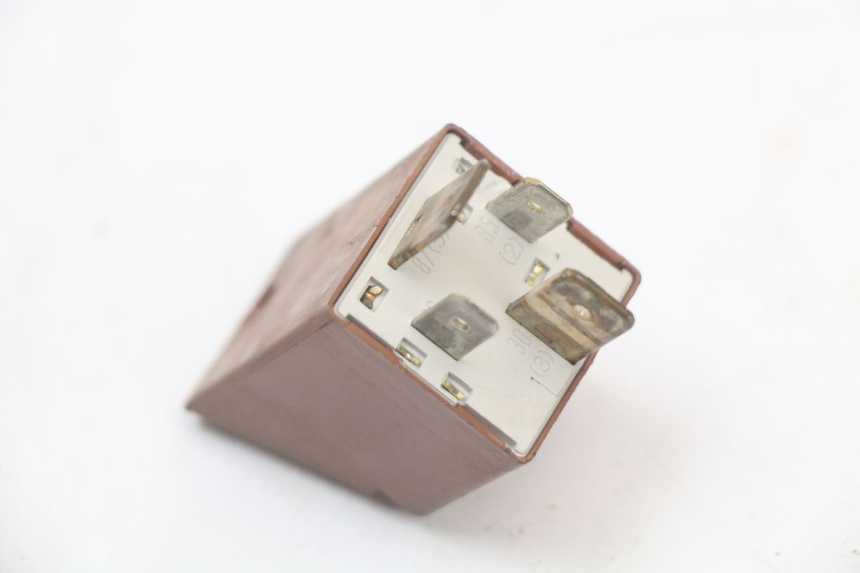 photo de RELE ARRANQUE PIAGGIO VESPA LX 125 (2005 - 2010) - Otra perspectiva